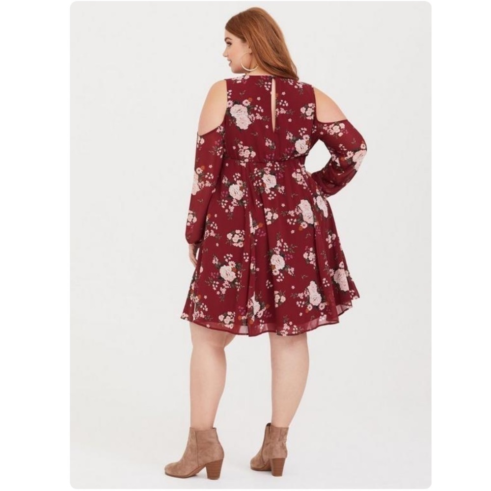 TORRID Red Floral Cold Shoulder Chiffon Wrap Dress - Picture 3 of 13